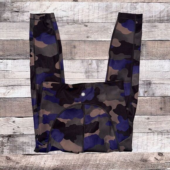 Athleta Ultimate Stash Pocket Printed Camo 7/8 Tight | Size Small - Picture 3 of 9